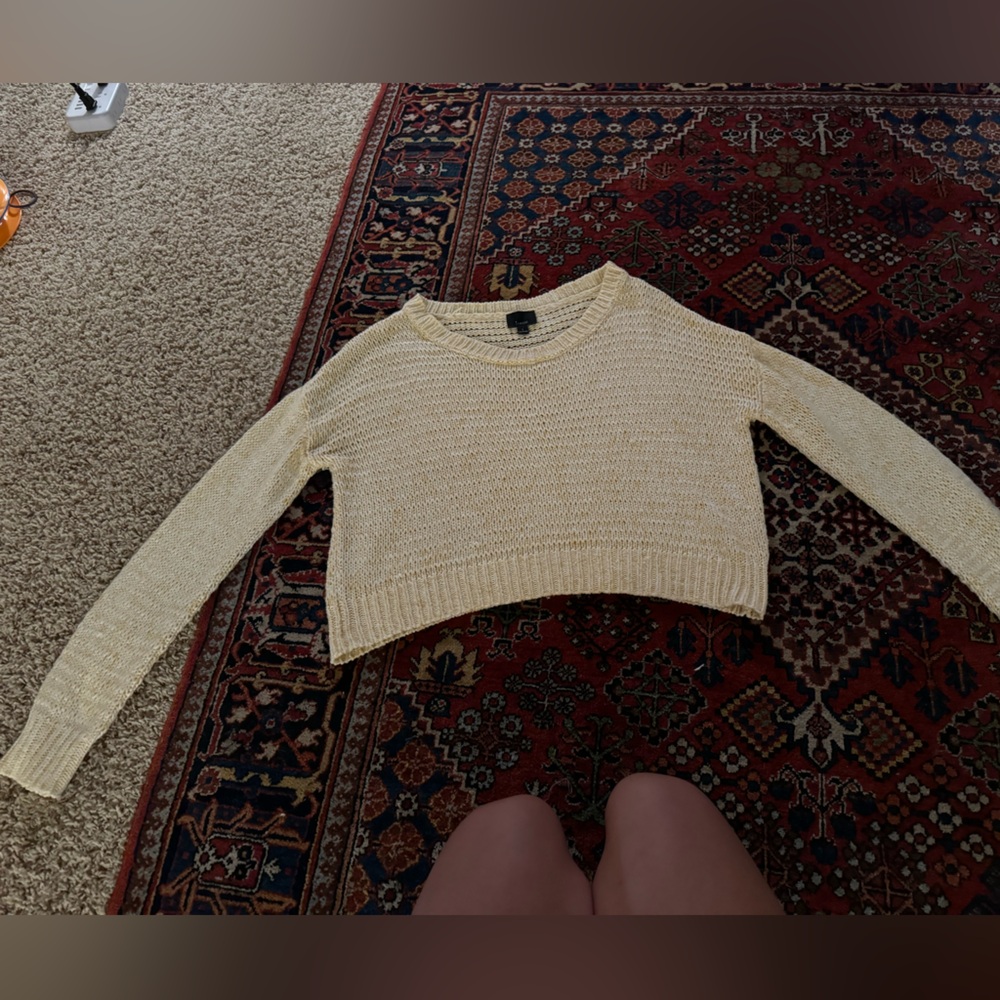 Slouchy pale yellow sweater - size L